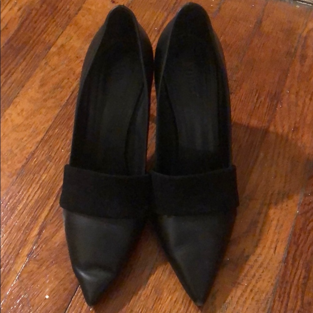 Vince Black Leather Pumps